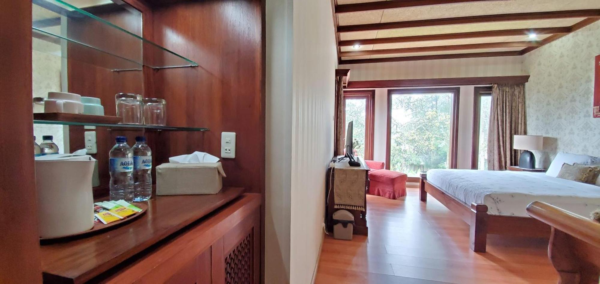 Balinese Villa In Berastagi Exterior photo